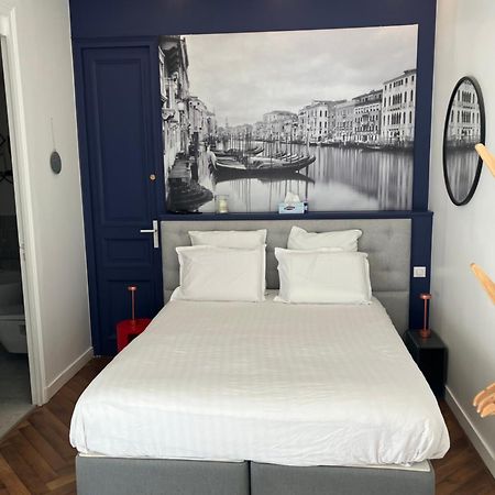 Chambre Dans Hotel Particulier 18E Siecle Hyper Centre La Rochelle La Rochelle  Exterior foto