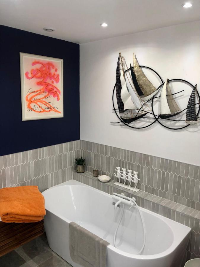 Chambre Dans Hotel Particulier 18E Siecle Hyper Centre La Rochelle La Rochelle  Exterior foto